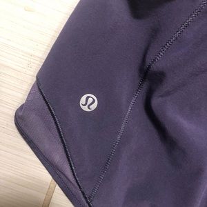 Lululemon Hotty Hot Short Size 8 2.5 Inch Inseam
